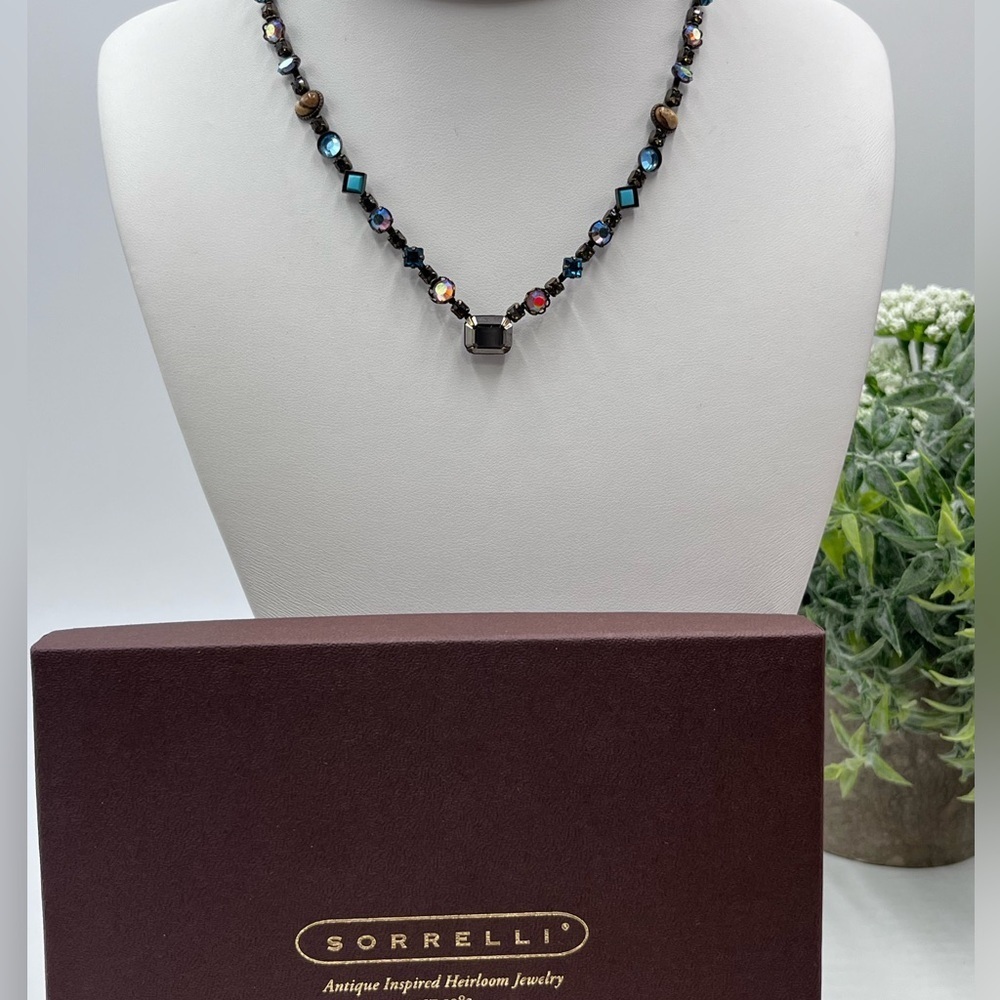 Sorrelli Classic Vintage Austrian AB Crystals Semi Precious‎ stones Necklace